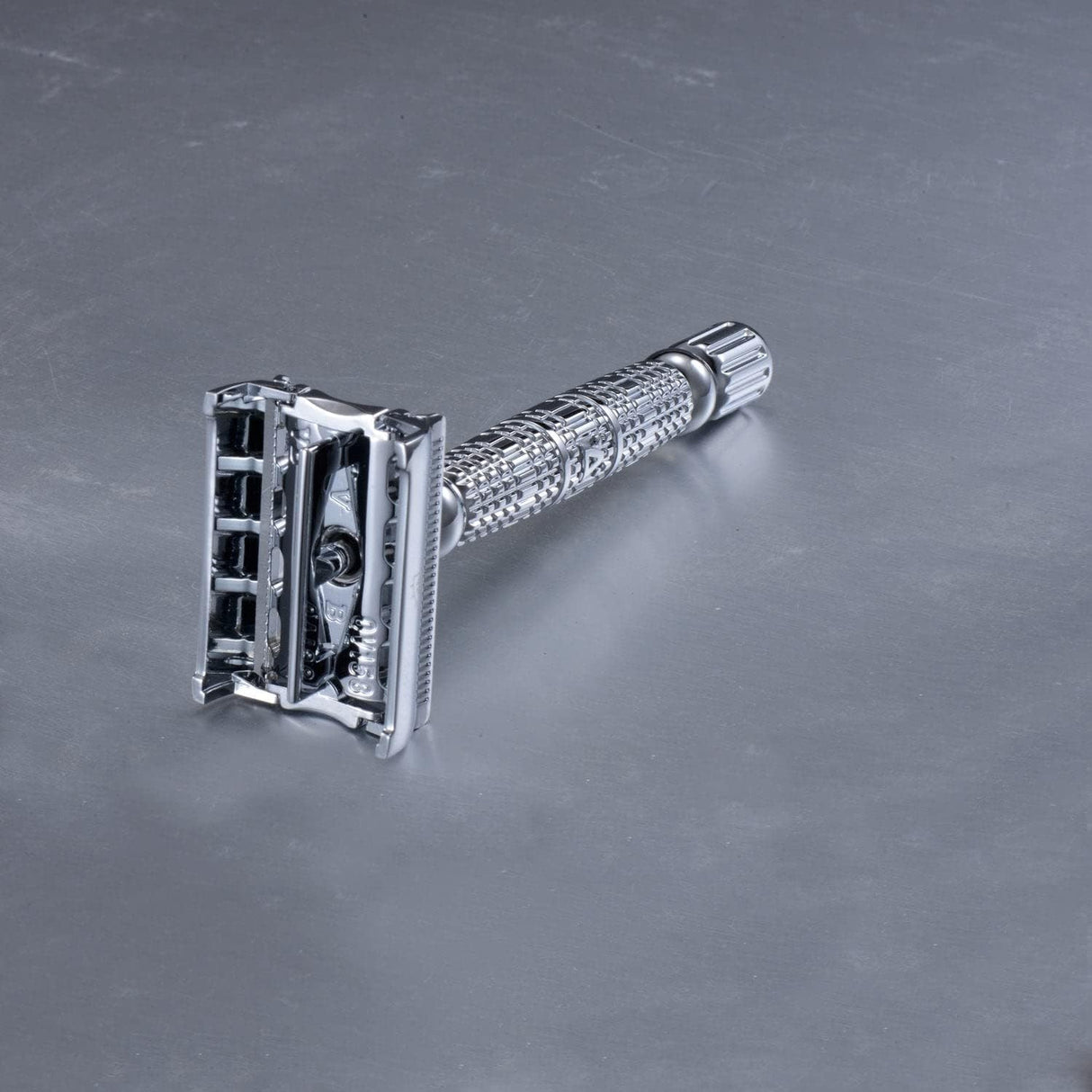 NBHS Vulcan Safety Razor – Double Edge with Luxury Case Men’s Gift Set